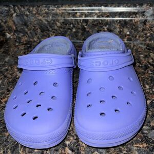 Crocs Kids'
Classic Lined
Fuzzy Clog,..size J 3